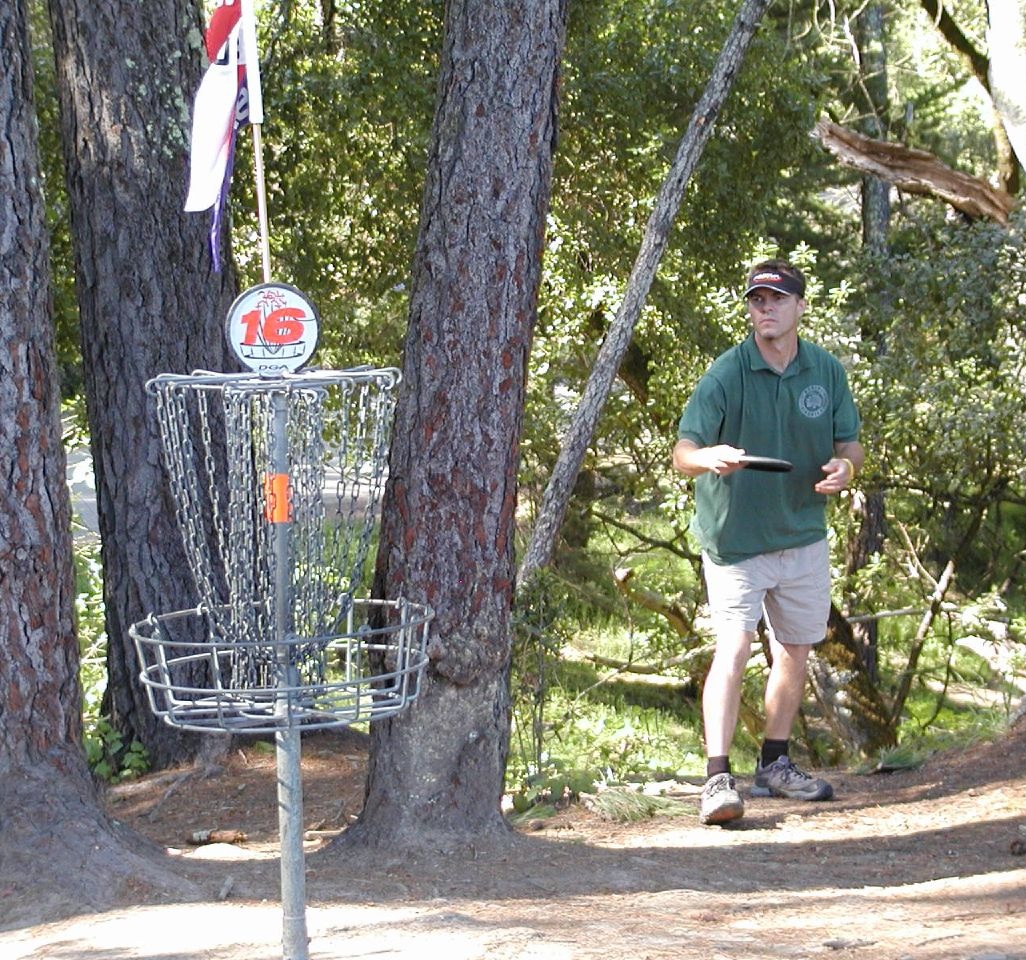 brief-history-and-guide-to-disc-golf-1-min-read