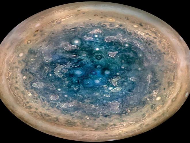 Weird Cyclones - Jupiter [1 min read]