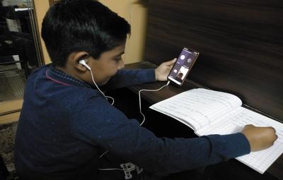 Online Learning : "Witnessing Transition in the Education System"